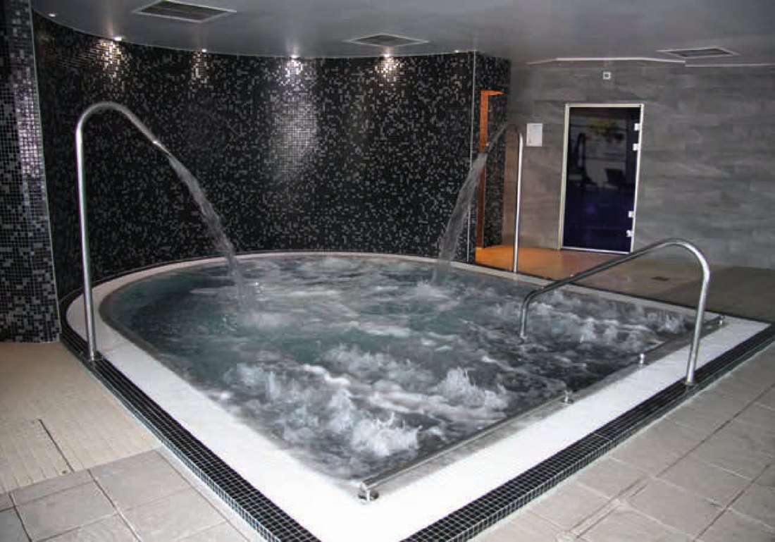 Commercial spa
